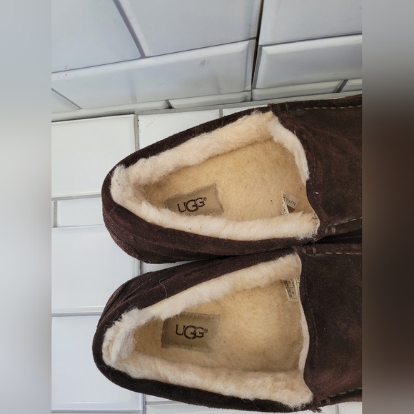 Ugg  S/N 1101110 Mens Ascot Suede Slipper Color Chocolate Brown Fur LinedSize main image 13